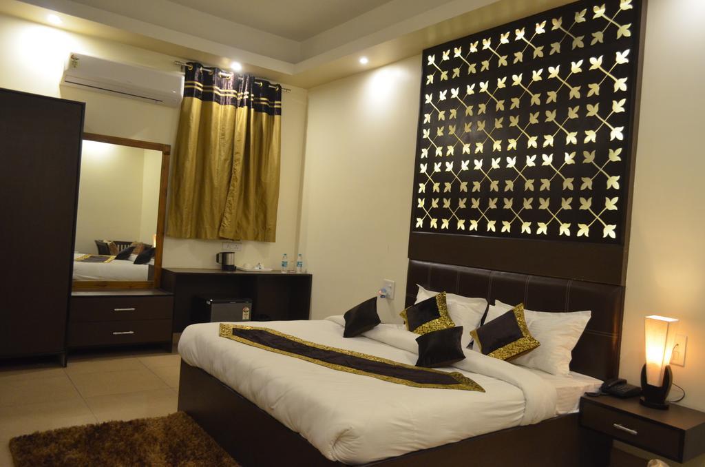 Red Orchid Hotel Meerut Habitación foto