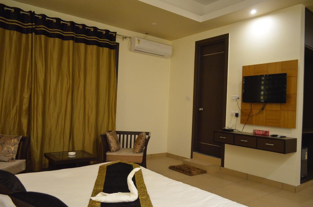 Red Orchid Hotel Meerut Exterior foto