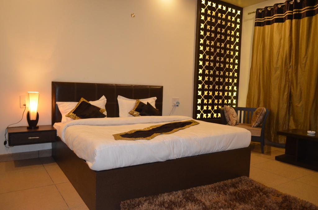 Red Orchid Hotel Meerut Exterior foto