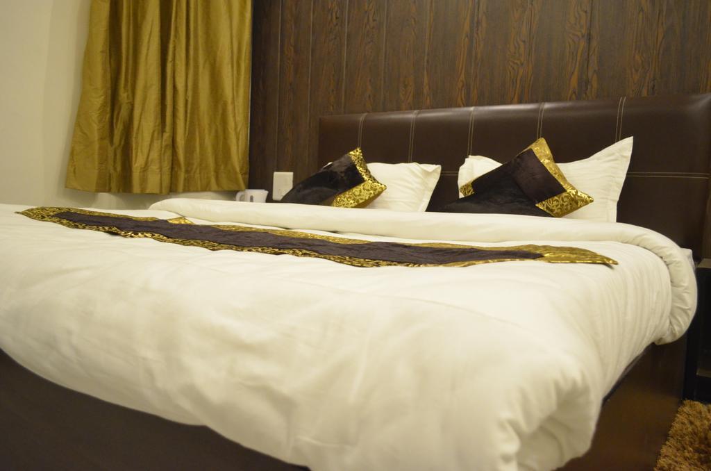 Red Orchid Hotel Meerut Habitación foto